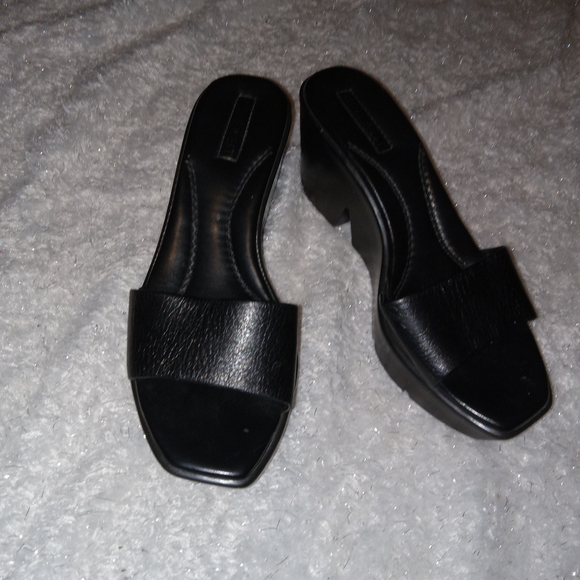 Nine West Black Mules - Picture 3 of 8